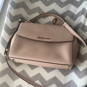Michael kors pink purse